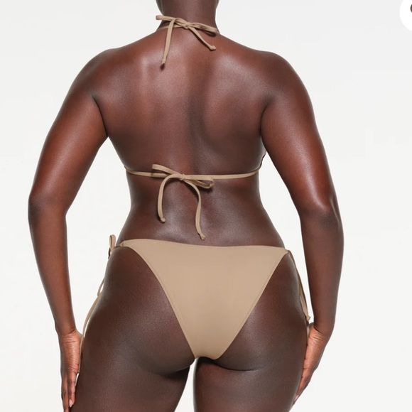 SIGNATURE SWIM TRIANGLE TOP | DESERT - Picture 2 of 3